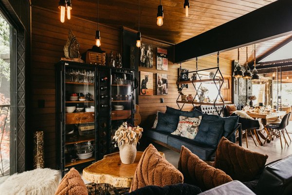 Où séjourner pour des vacances en Provence avec des ateliers de cuisine et des visites de marchés locaux?